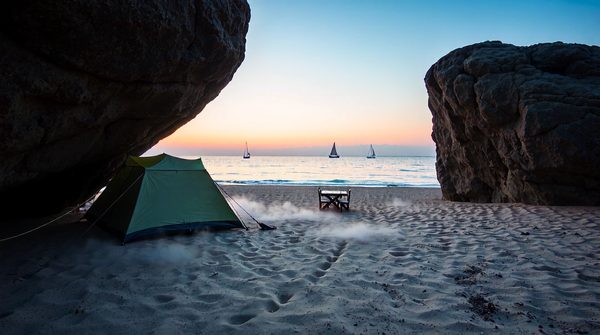 Camping Arzon : une escapade paisible au bord de la mer